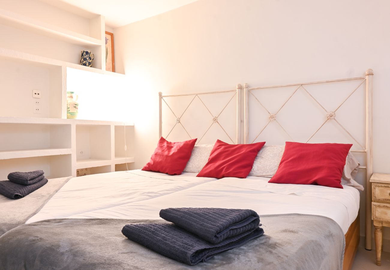 Apartamento en Madrid - GARDEN House Downtown MADRID CENTRO-IFEMA-AEROPUERTO. 2 ROOMS 6 PAX GARDEN