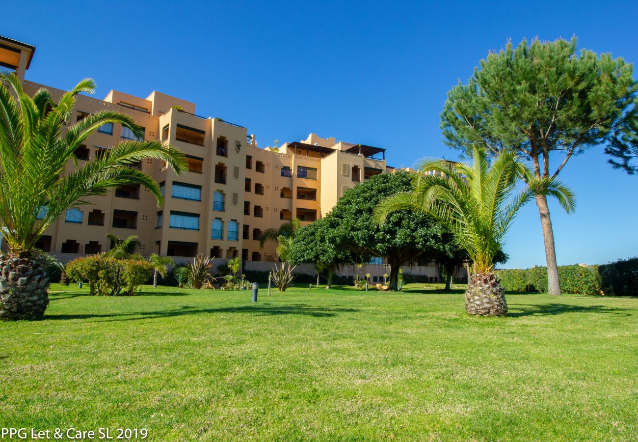 Apartamento en Isla Canela - Apartamento con piscina a 10 m de la playa