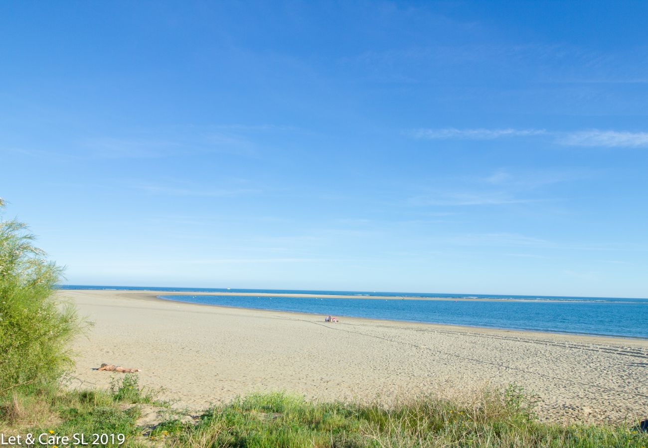 Apartamento en Isla Canela - Apartamento con piscina a 10 m de la playa