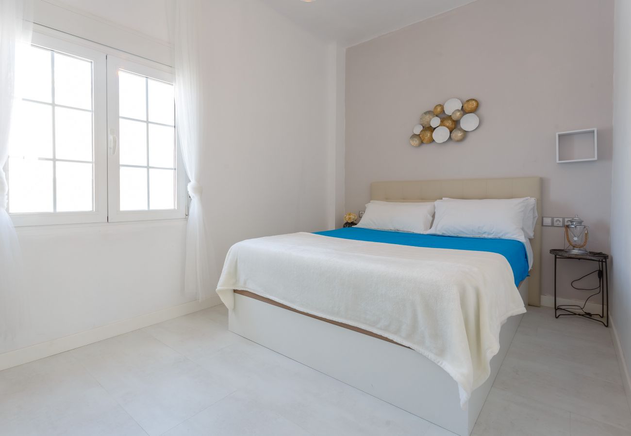 Apartamento en Cádiz - Apartamento con aire acondicionado a 400 m de la playa