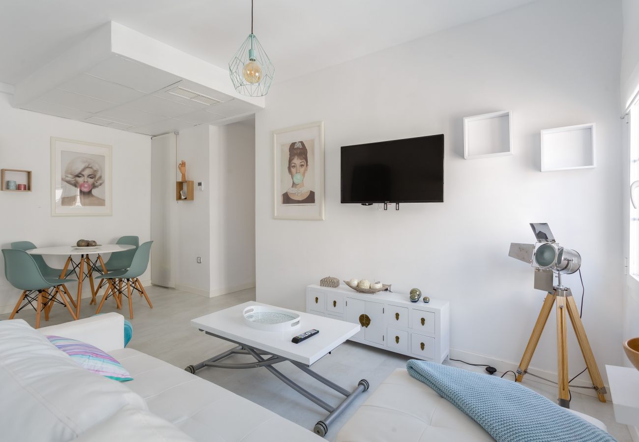 Apartamento en Cádiz - Apartamento con aire acondicionado a 400 m de la playa