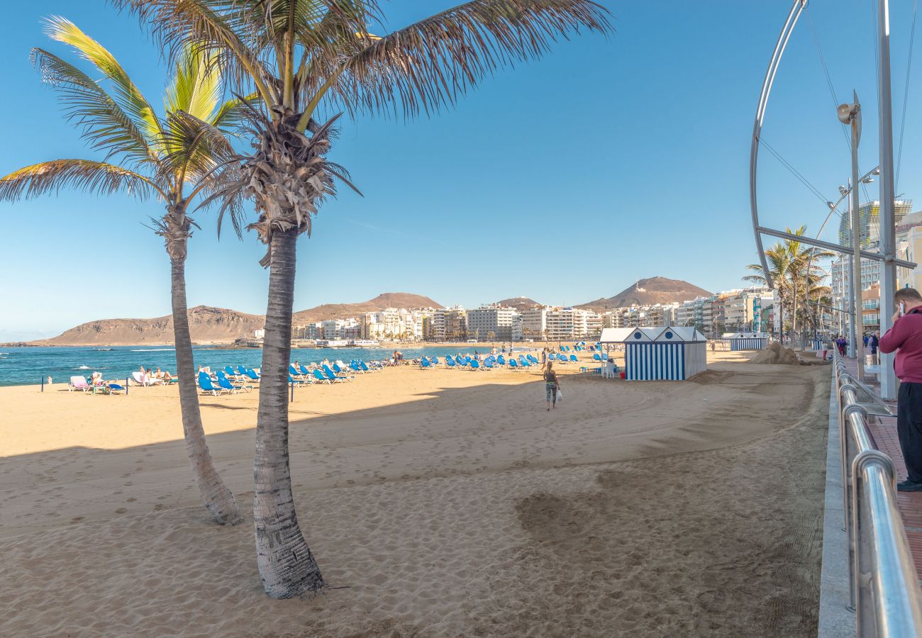 Estudio en Las Palmas de Gran Canaria - Studio en la Playa de las Canteras by Lightbooking