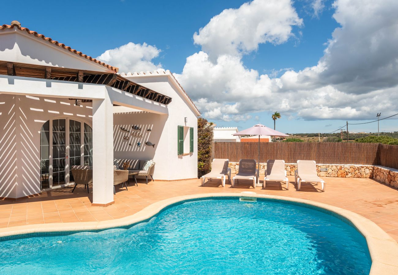 Villa en Calan Porter - Villa con piscina a 1 km de la playa