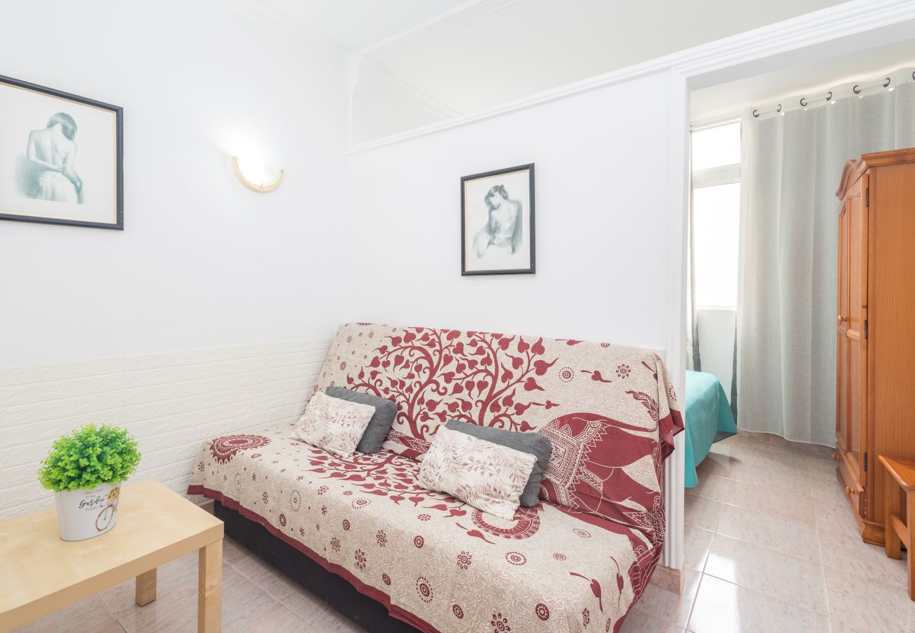 Apartamento en Las Palmas de Gran Canaria - Lightbooking junto a la Playa Canteras 