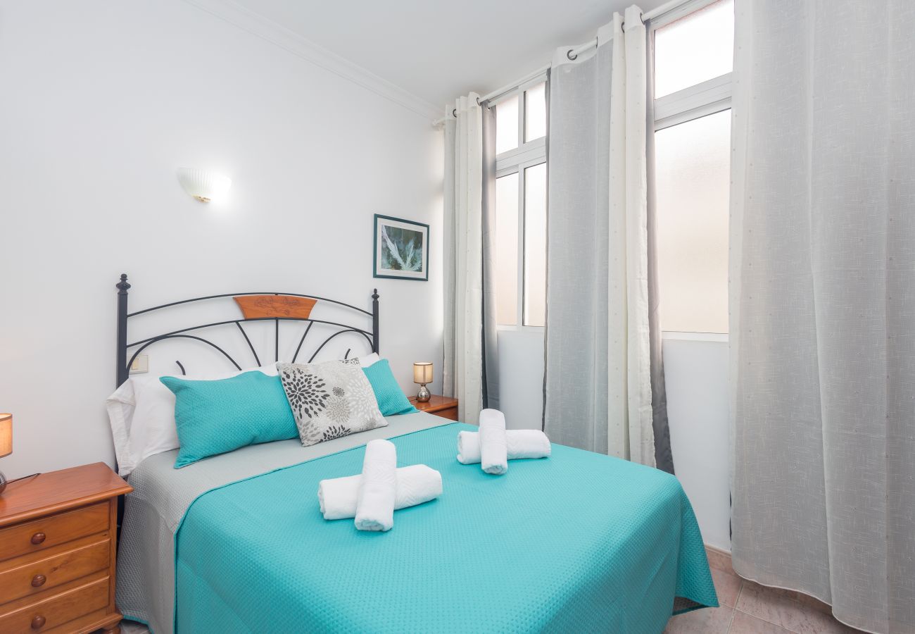 Apartamento en Las Palmas de Gran Canaria - Lightbooking junto a la Playa Canteras 