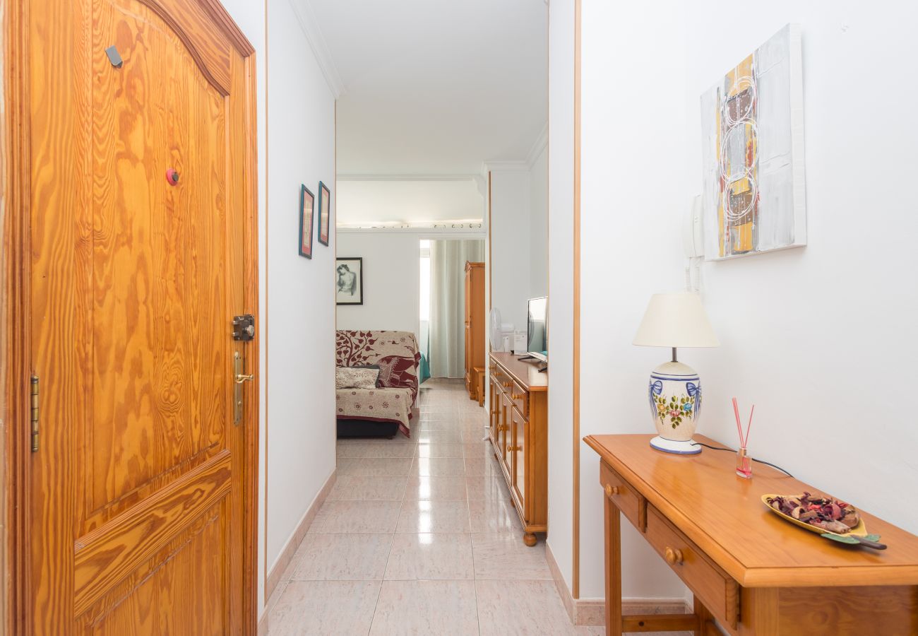 Apartamento en Las Palmas de Gran Canaria - Lightbooking junto a la Playa Canteras 