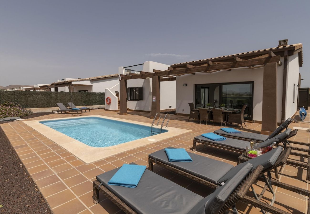 Villa en Caleta de Fuste - Antigua - Lightbooking Pueblo Majorero piscina climatizada 