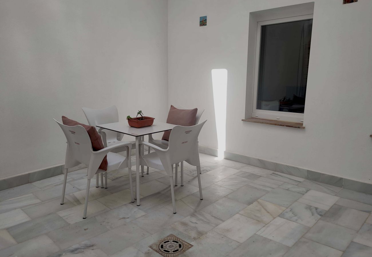 Apartamento en Puerto de Santa María - Lightbooking Palacio La Cruz