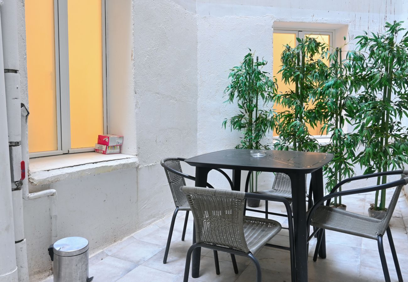 Apartamento en Madrid - Moderno y elegante ap. Barrio Ibiza MEN30