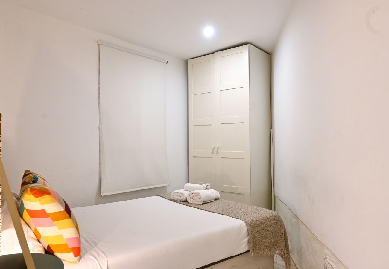 Apartamento en Madrid - Moderno y elegante ap. Barrio Ibiza MEN30