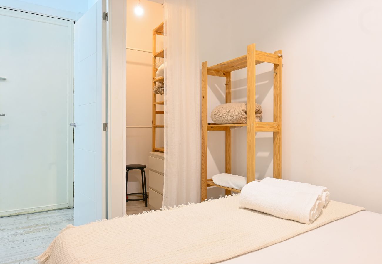 Apartamento en Madrid - Moderno y elegante ap. Barrio Ibiza MEN30