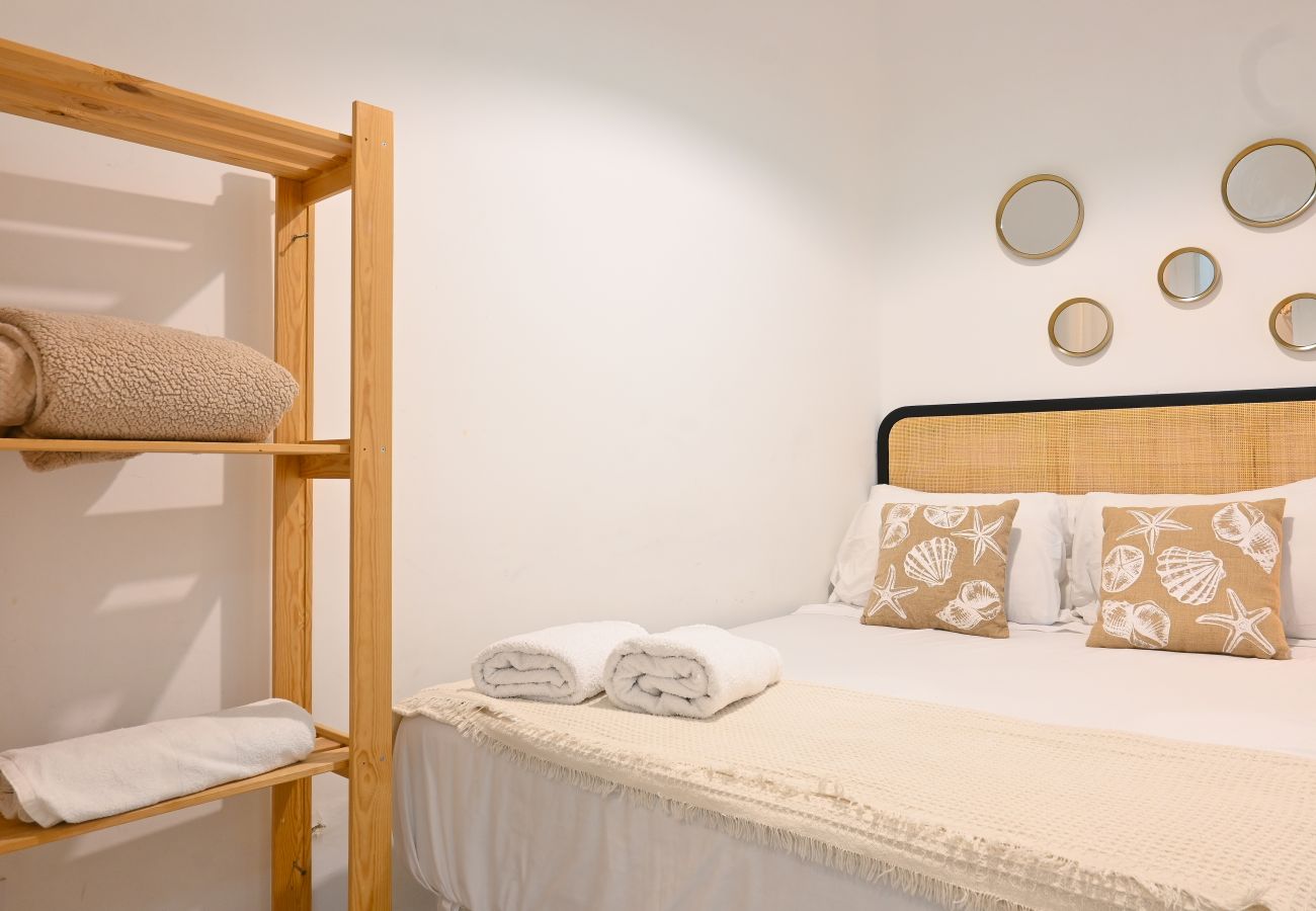 Apartamento en Madrid - Moderno y elegante ap. Barrio Ibiza MEN30