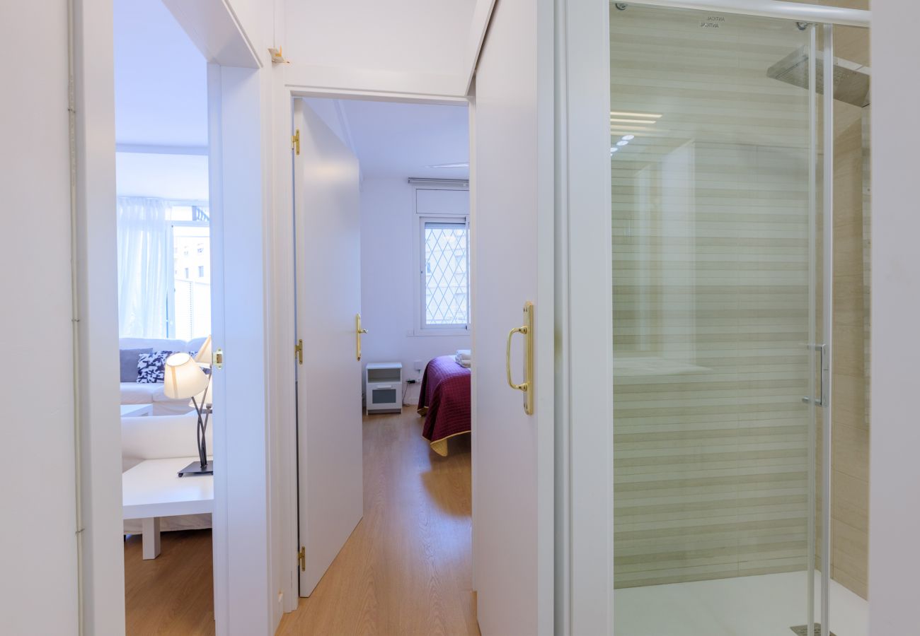 Apartamento en Barcelona - Piso con terraza privada, 3 dormitorios, Eixample