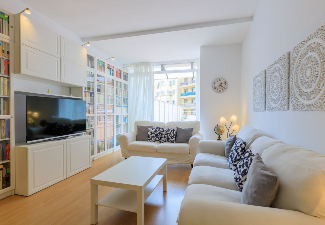 Apartamento en Barcelona - Piso con terraza privada, 3 dormitorios, Eixample