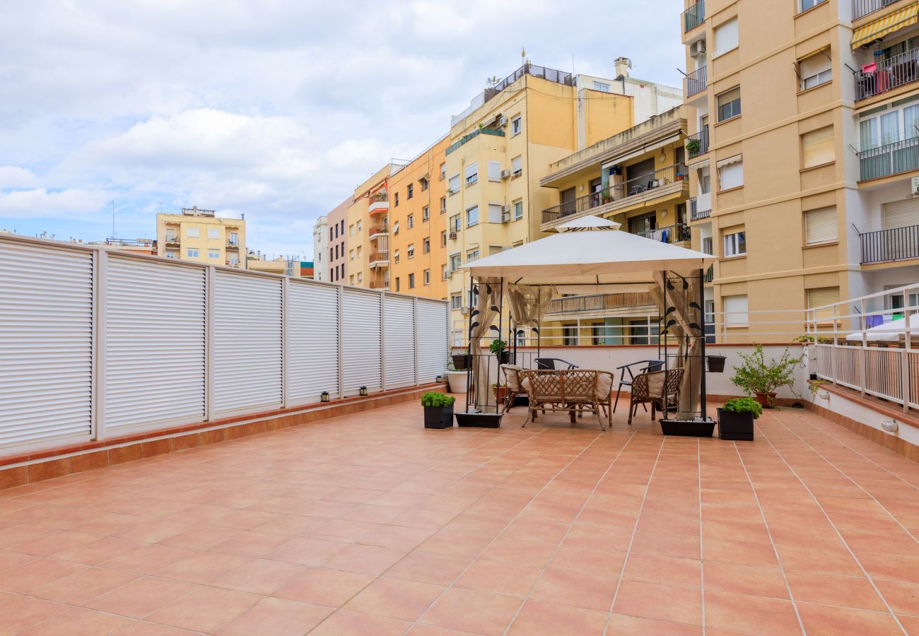 Apartamento en Barcelona - Piso con terraza privada, 3 dormitorios, Eixample