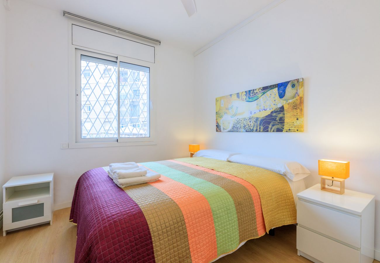 Apartamento en Barcelona - Piso con terraza privada, 3 dormitorios, Eixample