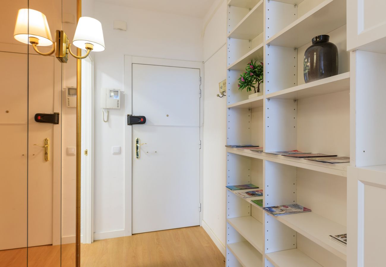 Apartamento en Barcelona - Piso con terraza privada, 3 dormitorios, Eixample