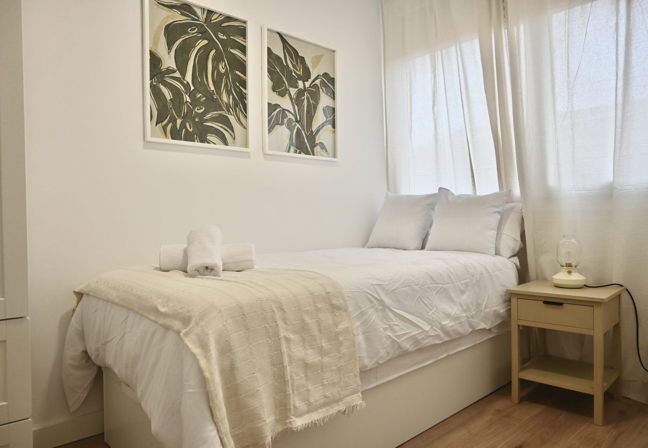 Apartamento en Madrid - Encantadora Vivienda de 3 Dormitorios descubre el Confort que Estabas Buscando