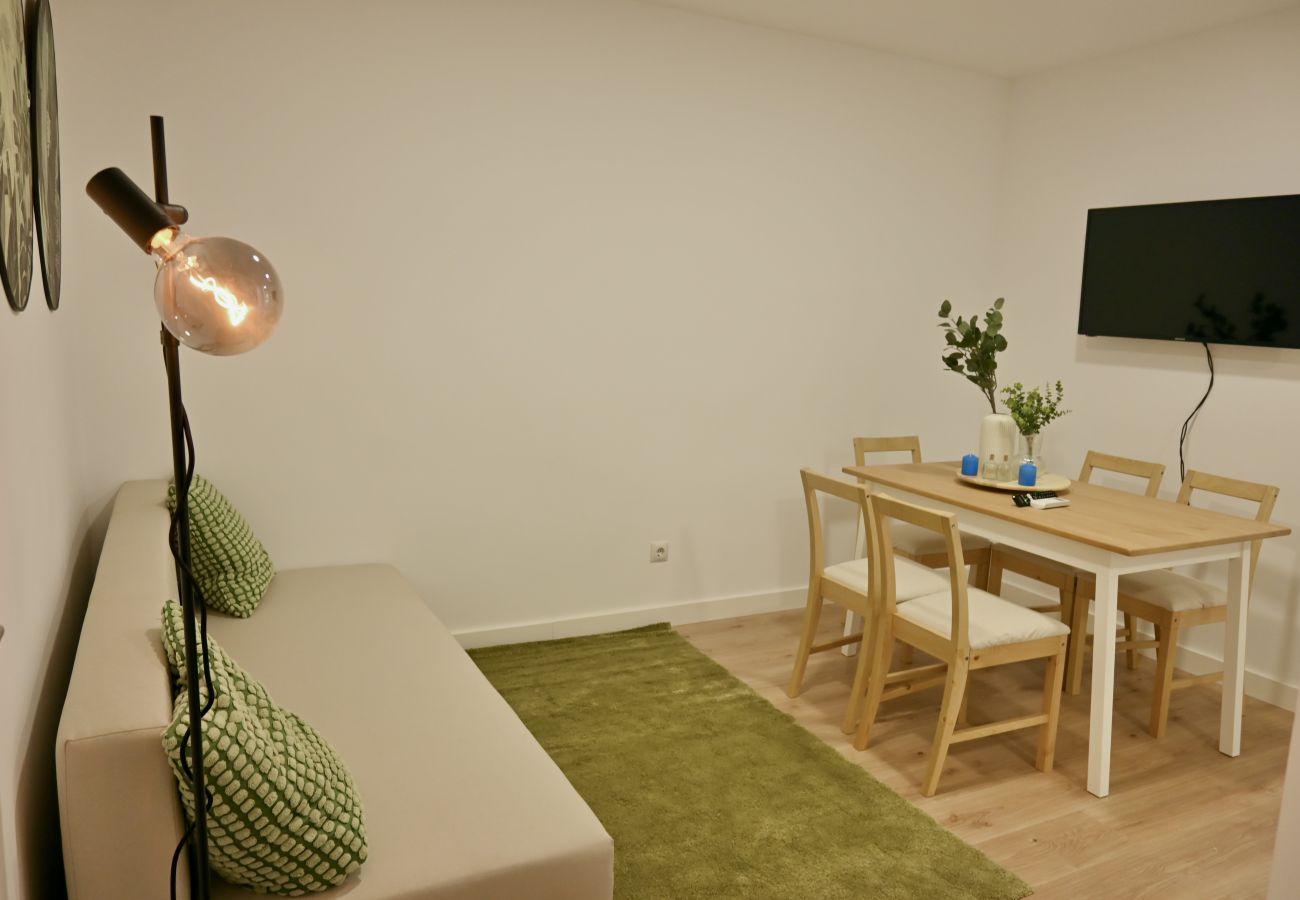 Apartamento en Madrid - Encantadora Vivienda de 3 Dormitorios descubre el Confort que Estabas Buscando