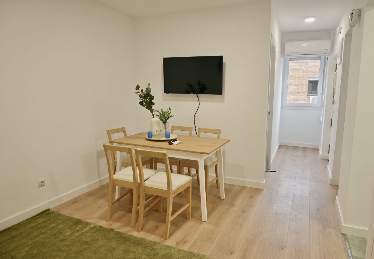 Apartamento en Madrid - Encantadora Vivienda de 3 Dormitorios descubre el Confort que Estabas Buscando