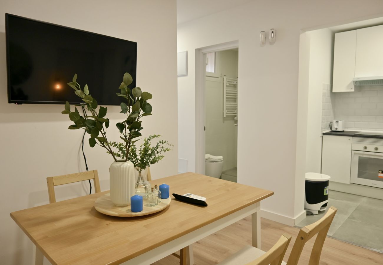 Apartamento en Madrid - Encantadora Vivienda de 3 Dormitorios descubre el Confort que Estabas Buscando