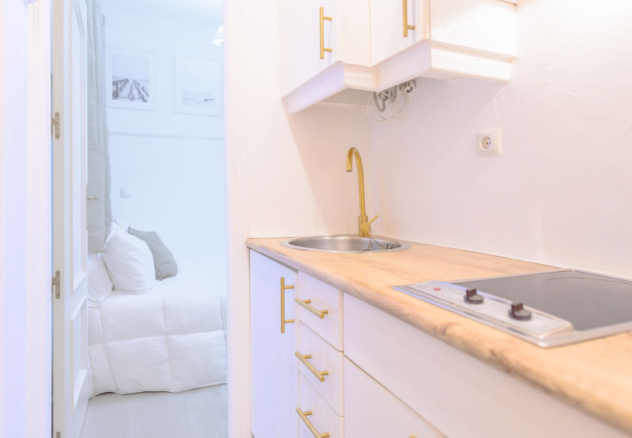 Apartamento en Madrid - Atractivo apartamento de un dormitorio con patio interior junto al Intercambiador de Avenida América CTG83