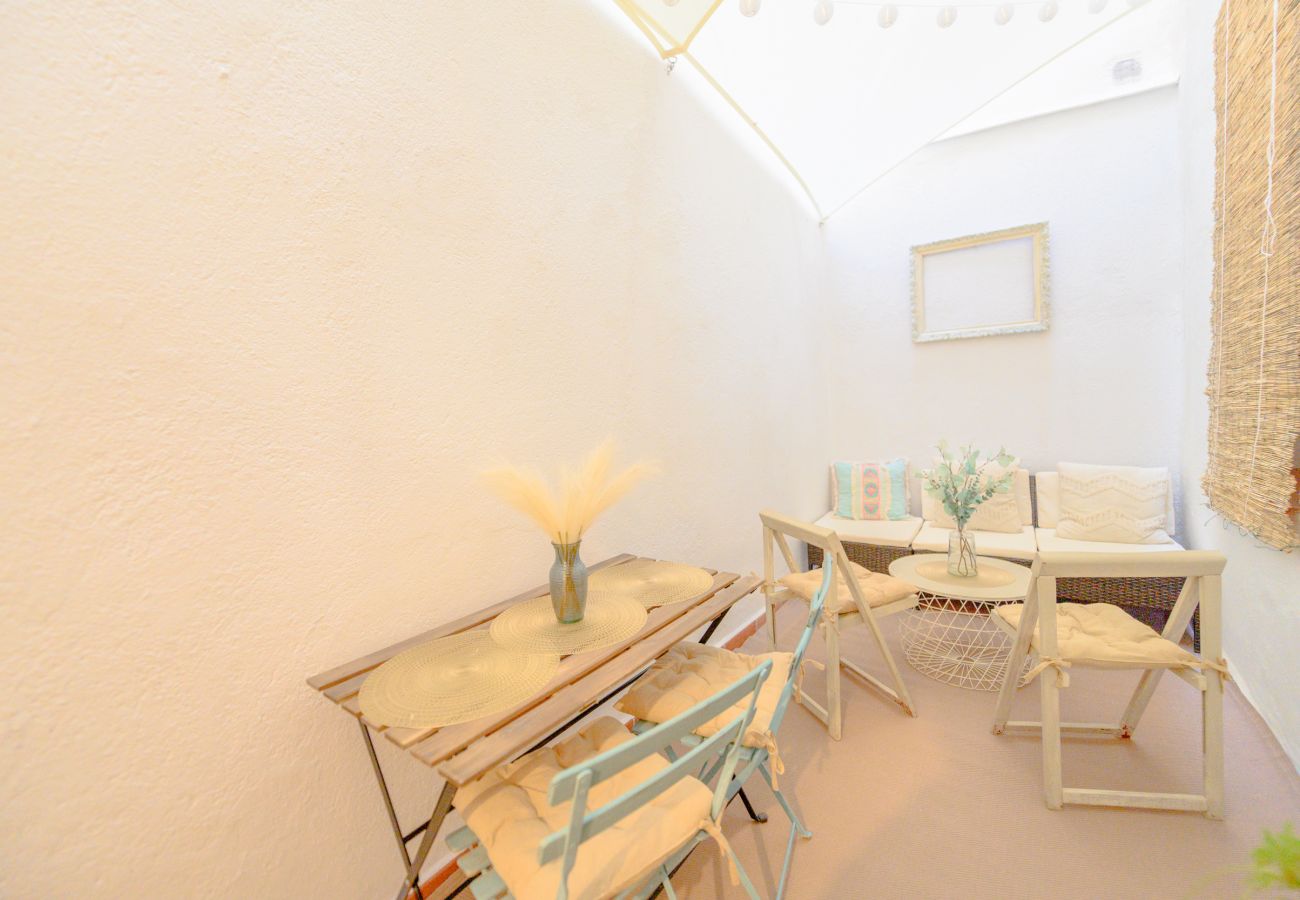 Apartamento en Madrid - Atractivo apartamento de un dormitorio con patio interior junto al Intercambiador de Avenida América CTG83