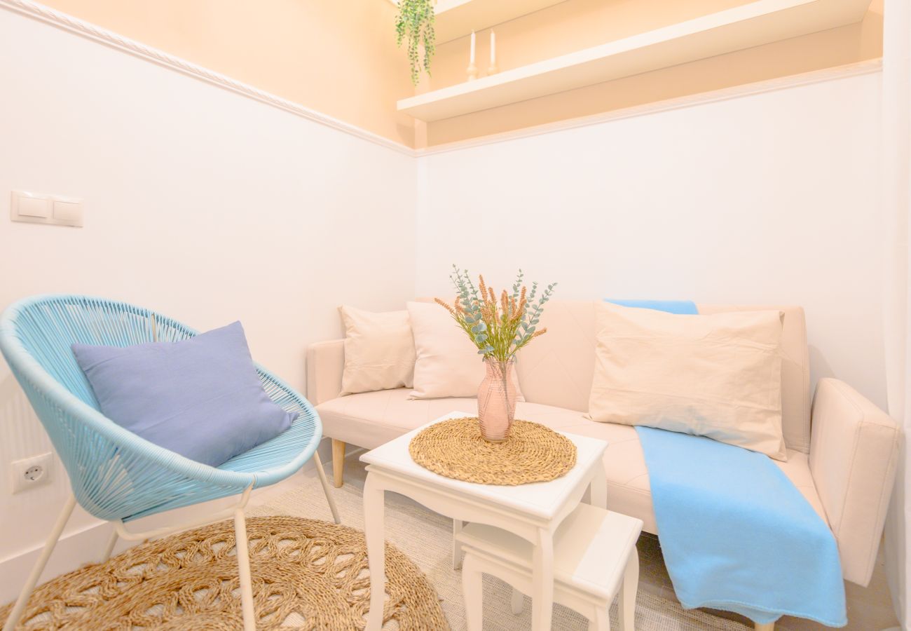 Apartamento en Madrid - Atractivo apartamento de un dormitorio con patio interior junto al Intercambiador de Avenida América CTG83