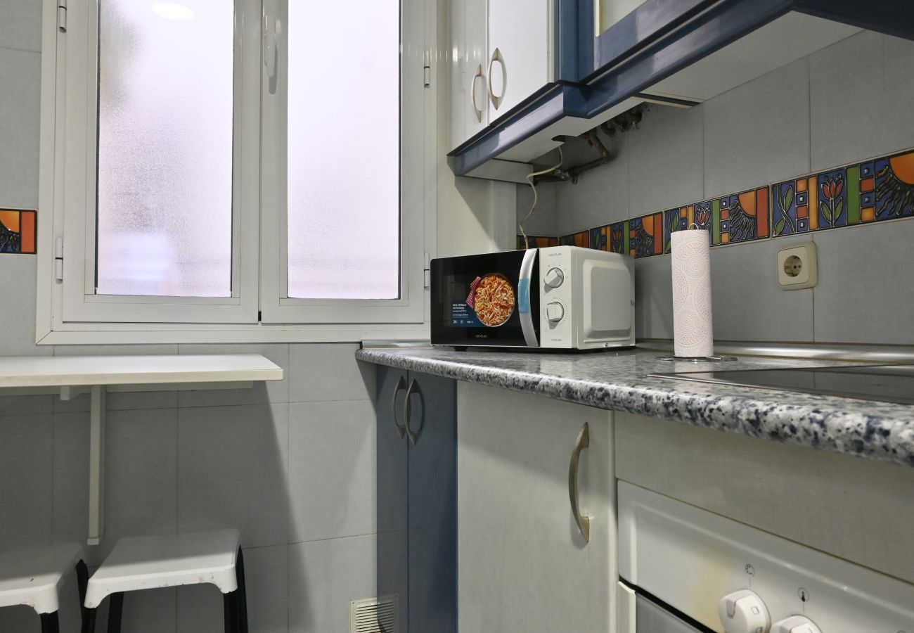 Apartamento en Madrid - Apartamento de Cuatro Dormitorios en el Bohemio Barrio de Malasaña VLD13