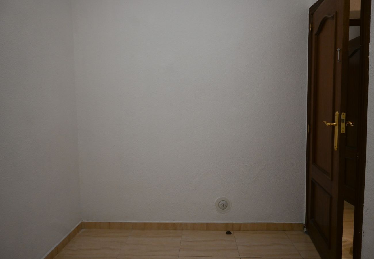 Apartamento en Madrid -  Amplia Vivienda de dos dormitorios en el barrio Fuencarral