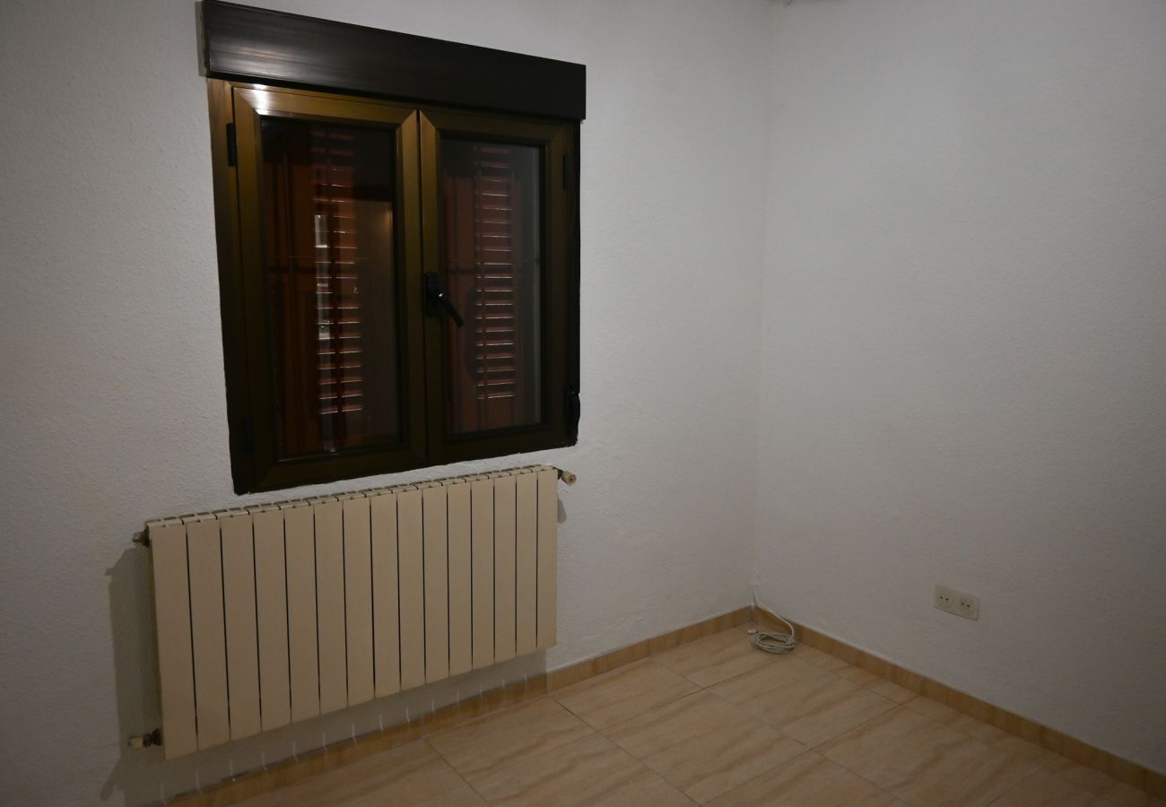 Apartamento en Madrid -  Amplia Vivienda de dos dormitorios en el barrio Fuencarral