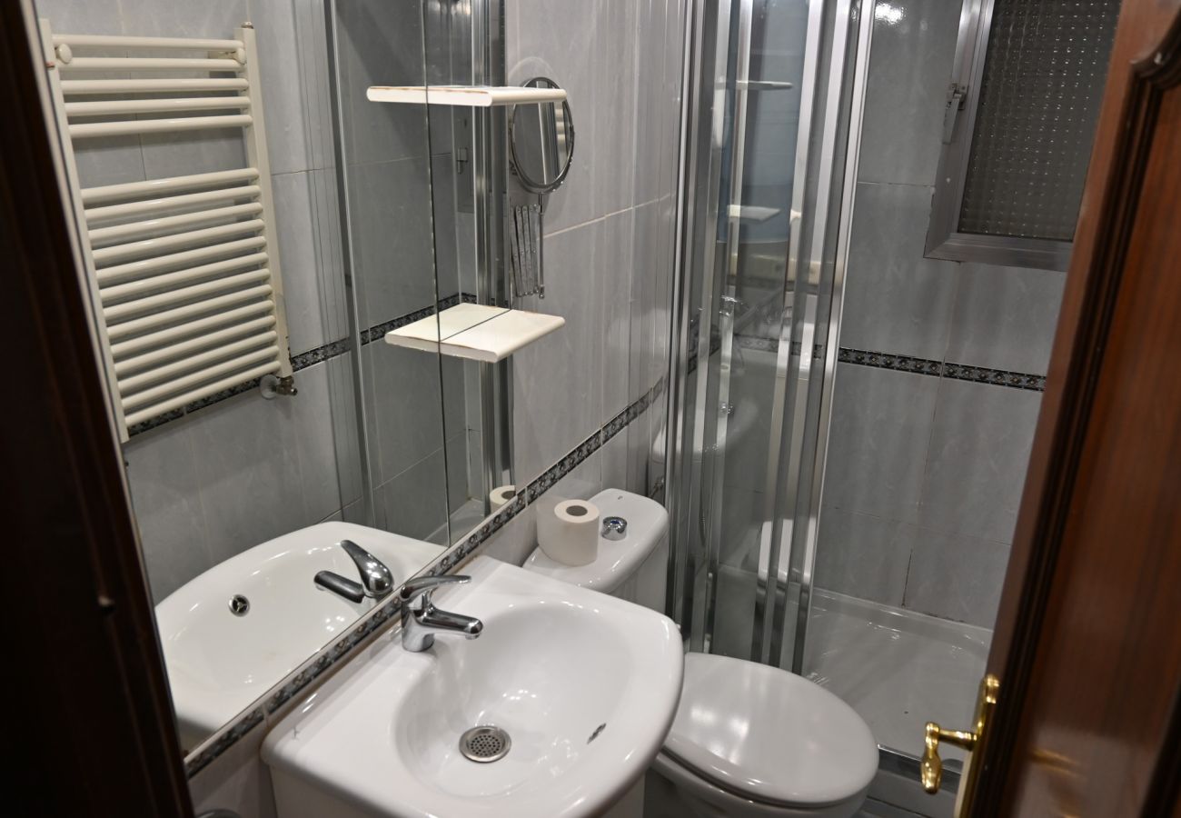 Apartamento en Madrid -  Amplia Vivienda de dos dormitorios en el barrio Fuencarral