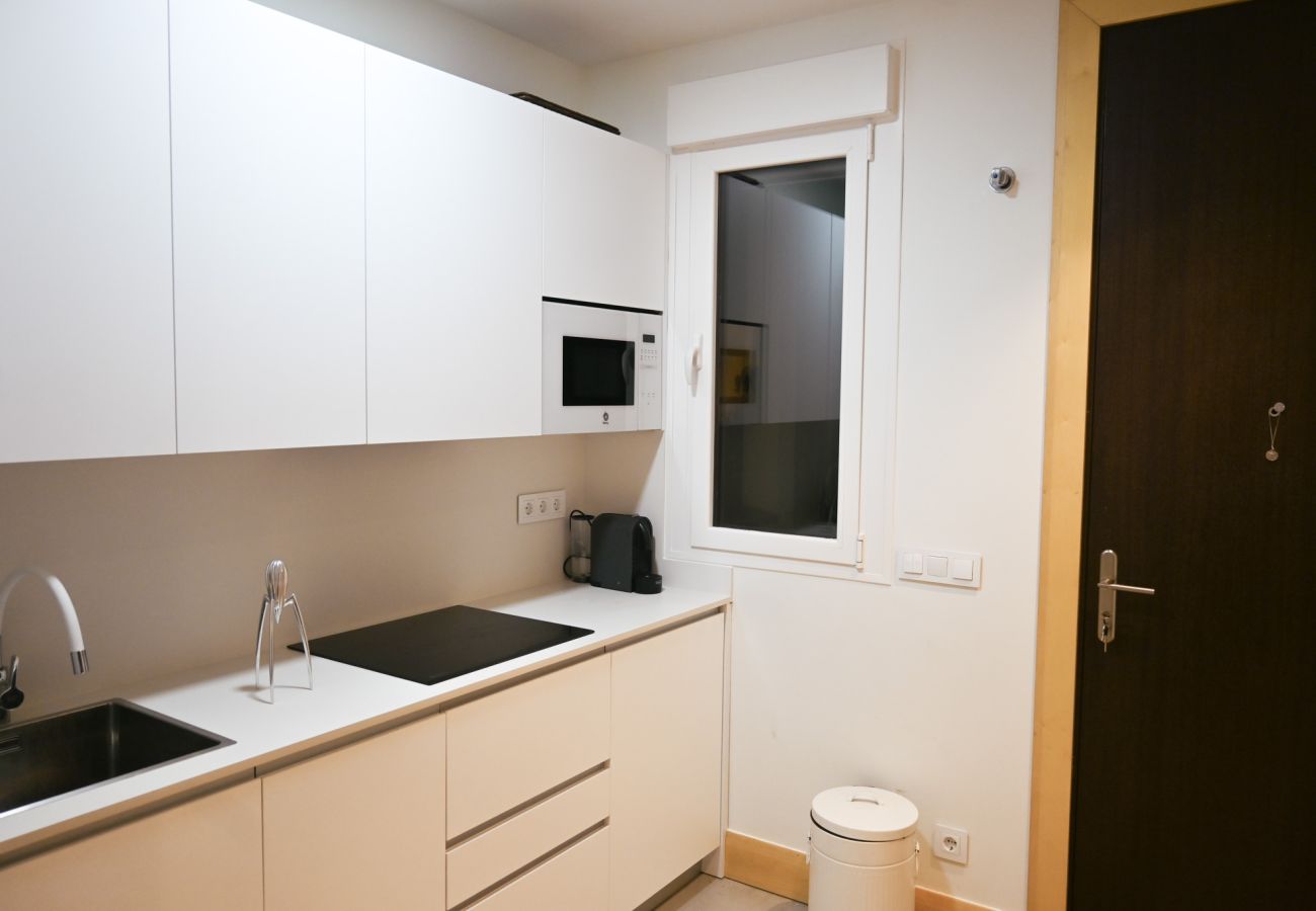 Apartamento en Madrid - M (ZUR31) Encantador Apartamento de 1 Dormitorio en Chamberí