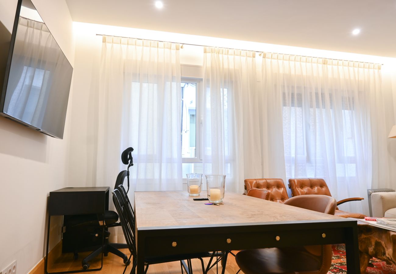 Apartamento en Madrid - M (ZUR31) Encantador Apartamento de 1 Dormitorio en Chamberí