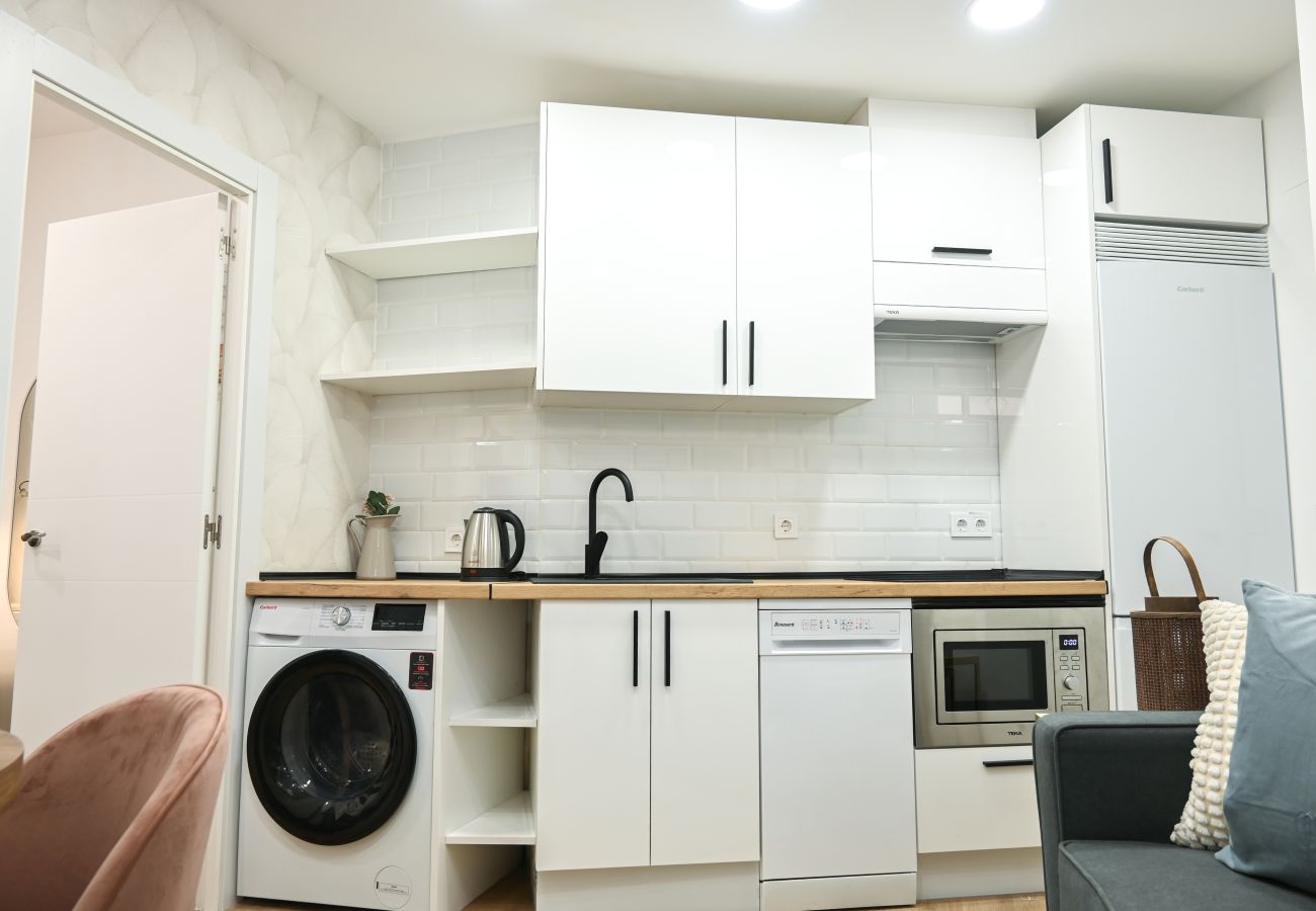 Apartamento en Madrid - Encantador apartamento de un dormitorio en Madrid, cerca al metro Tetuán GHR13