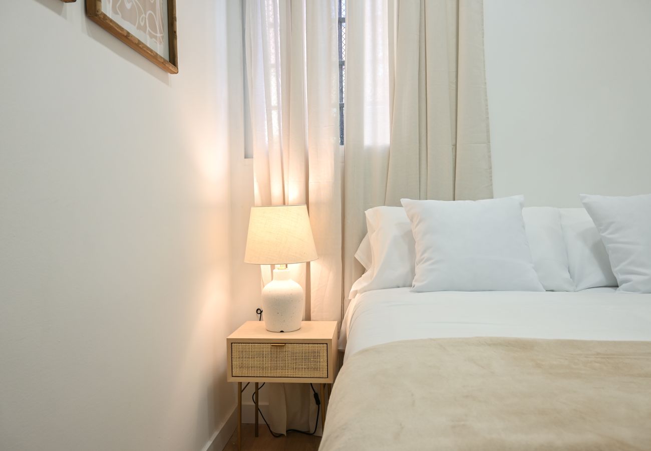 Apartamento en Madrid - Encantador apartamento de un dormitorio en Madrid, cerca al metro Tetuán GHR13