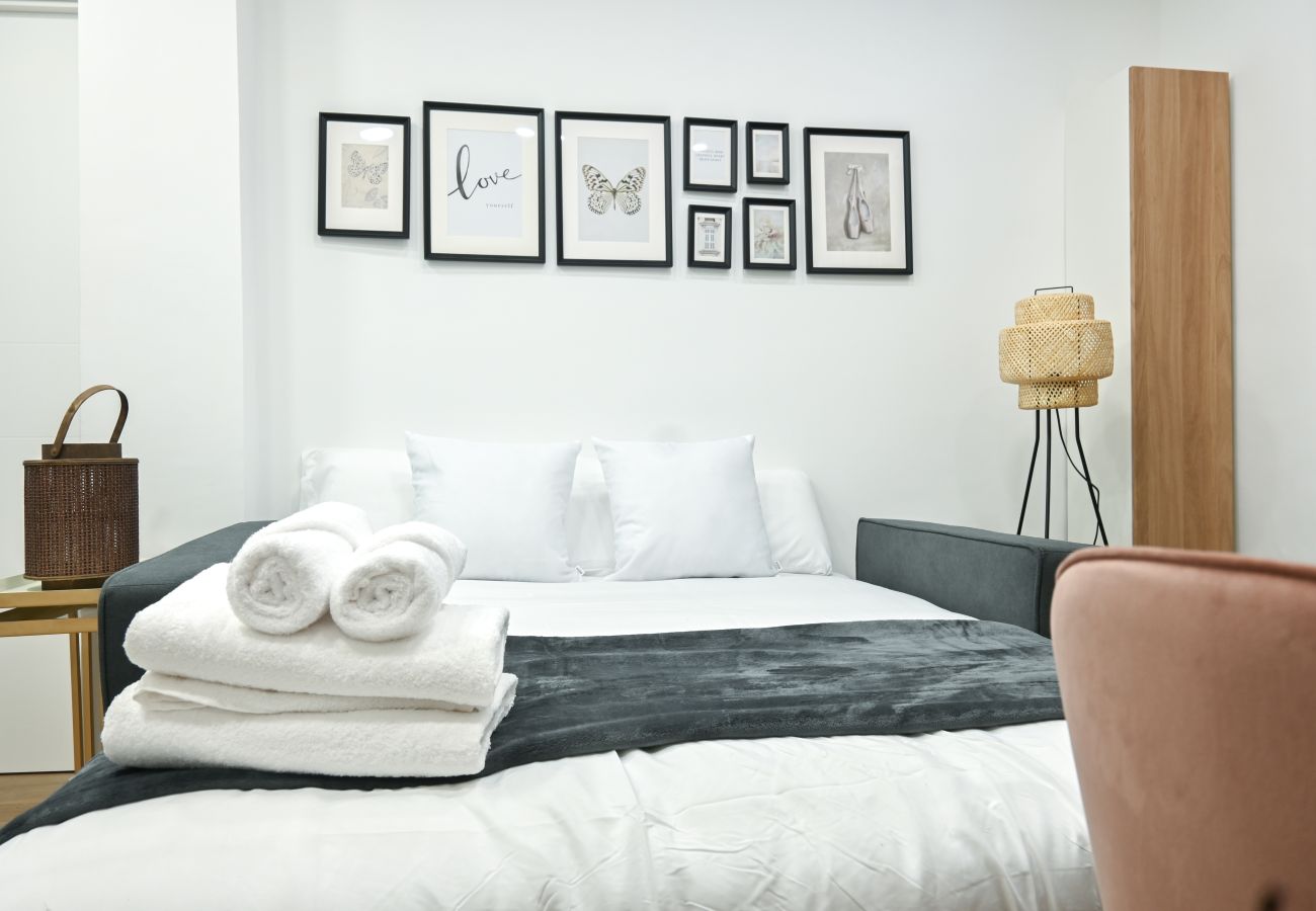 Apartamento en Madrid - Encantador apartamento de un dormitorio en Madrid, cerca al metro Tetuán GHR13