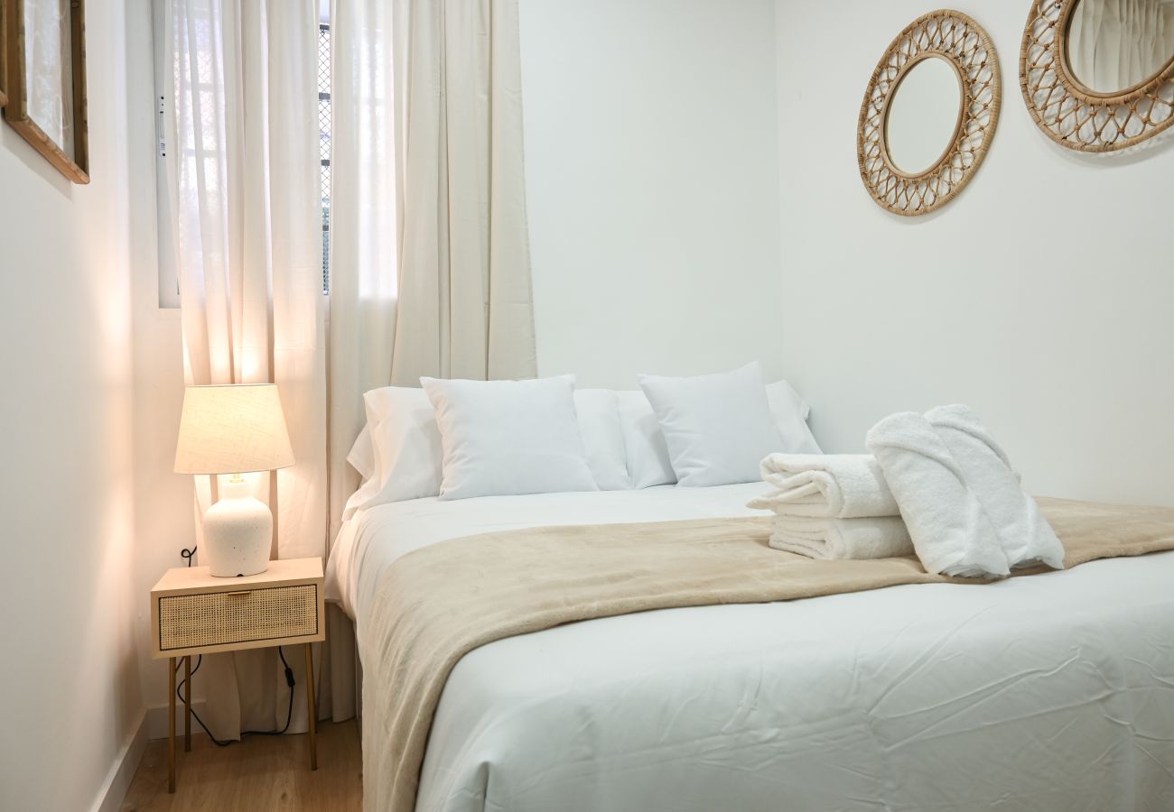 Apartamento en Madrid - Encantador apartamento de un dormitorio en Madrid, cerca al metro Tetuán GHR13