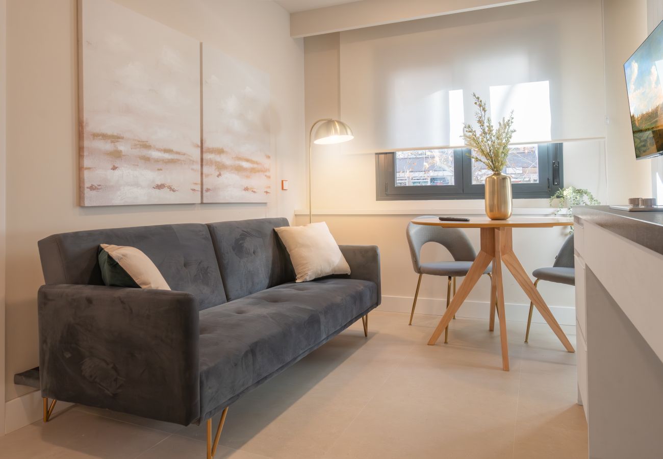 Apartamento en Madrid - M (DEL29) Almudena: Tu escapada urbana con aire de parque 