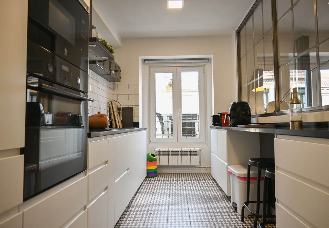 Apartamento en Madrid - Agradable Apartamento de 2 Dormitorios y 2 baños en el Barrio Universidad