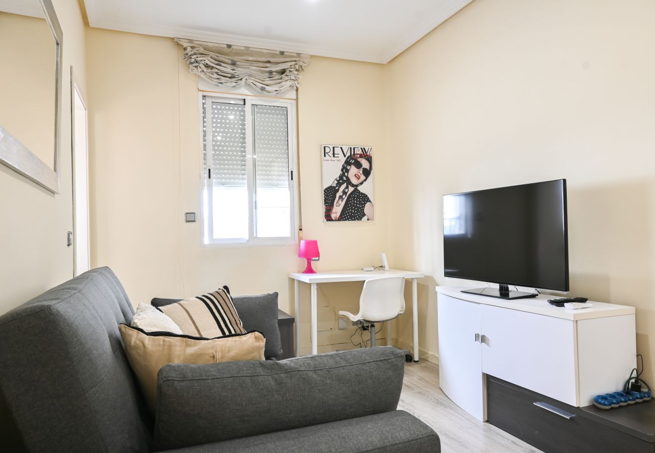 Apartamento en Madrid - Coqueto Apartamento de dos dormitorios en Delicias EMB154