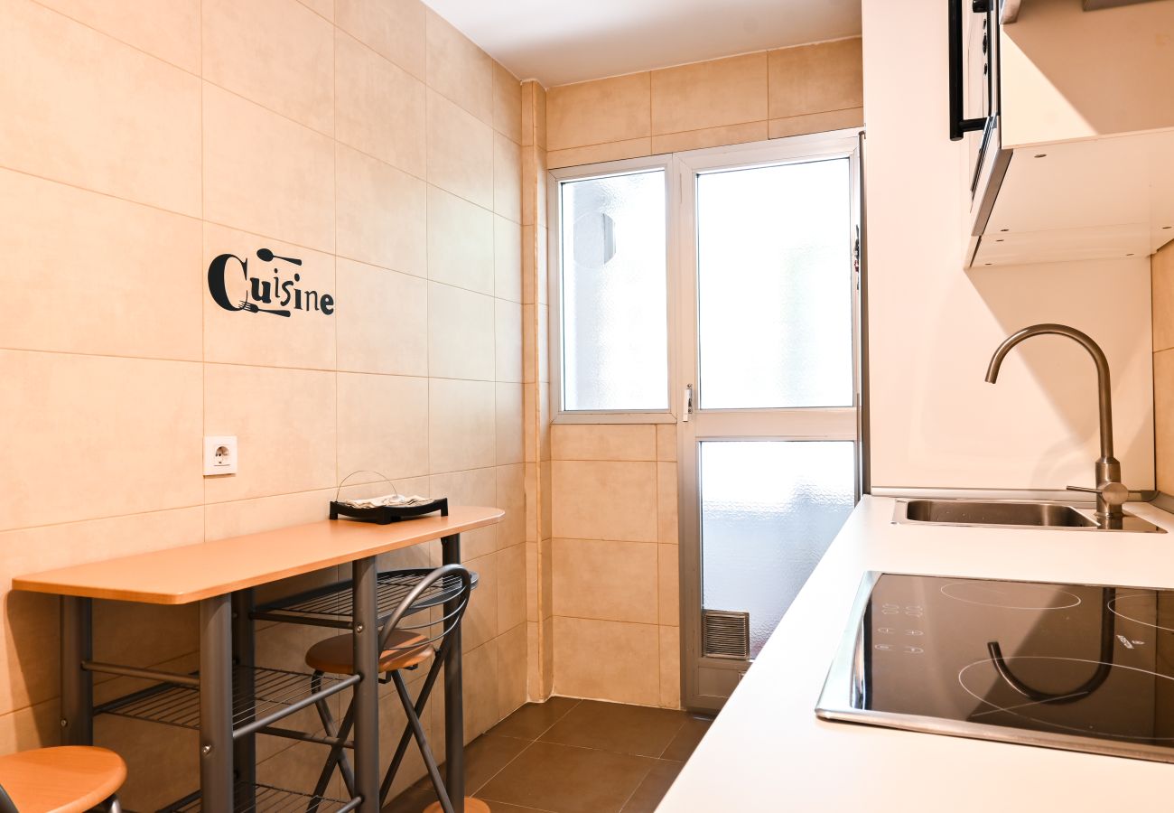 Apartamento en Madrid - Cómodo apartamento de un dormitorio  CRB43