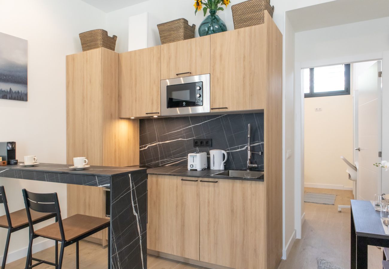 Apartamento en Madrid - Bonito apartamento de un dormitorio con patio GAN5A