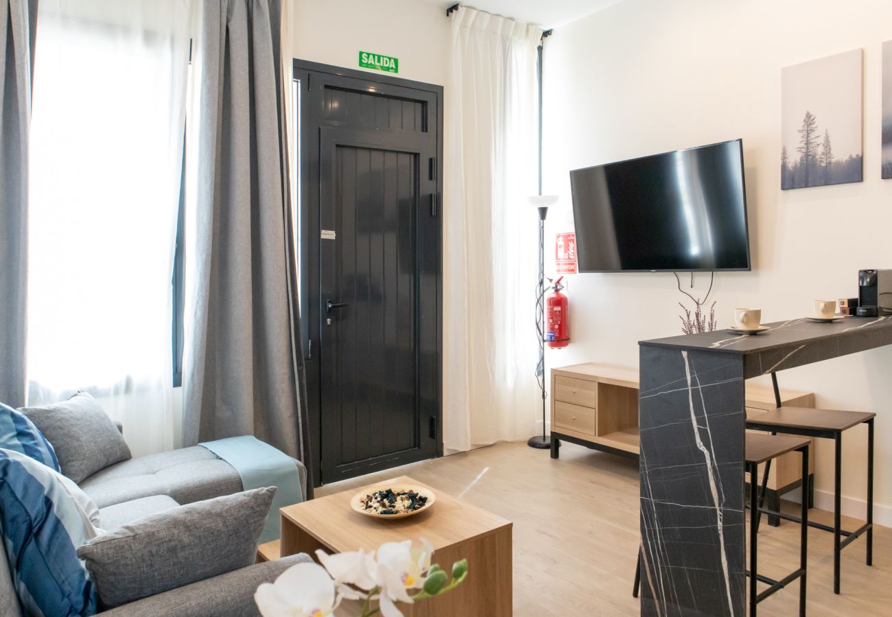 Apartamento en Madrid - Bonito apartamento de un dormitorio con patio GAN5A