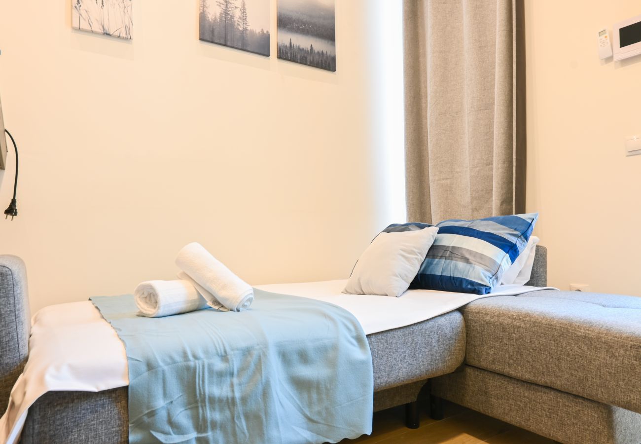 Apartamento en Madrid - Bonito apartamento de un dormitorio con patio GAN5D