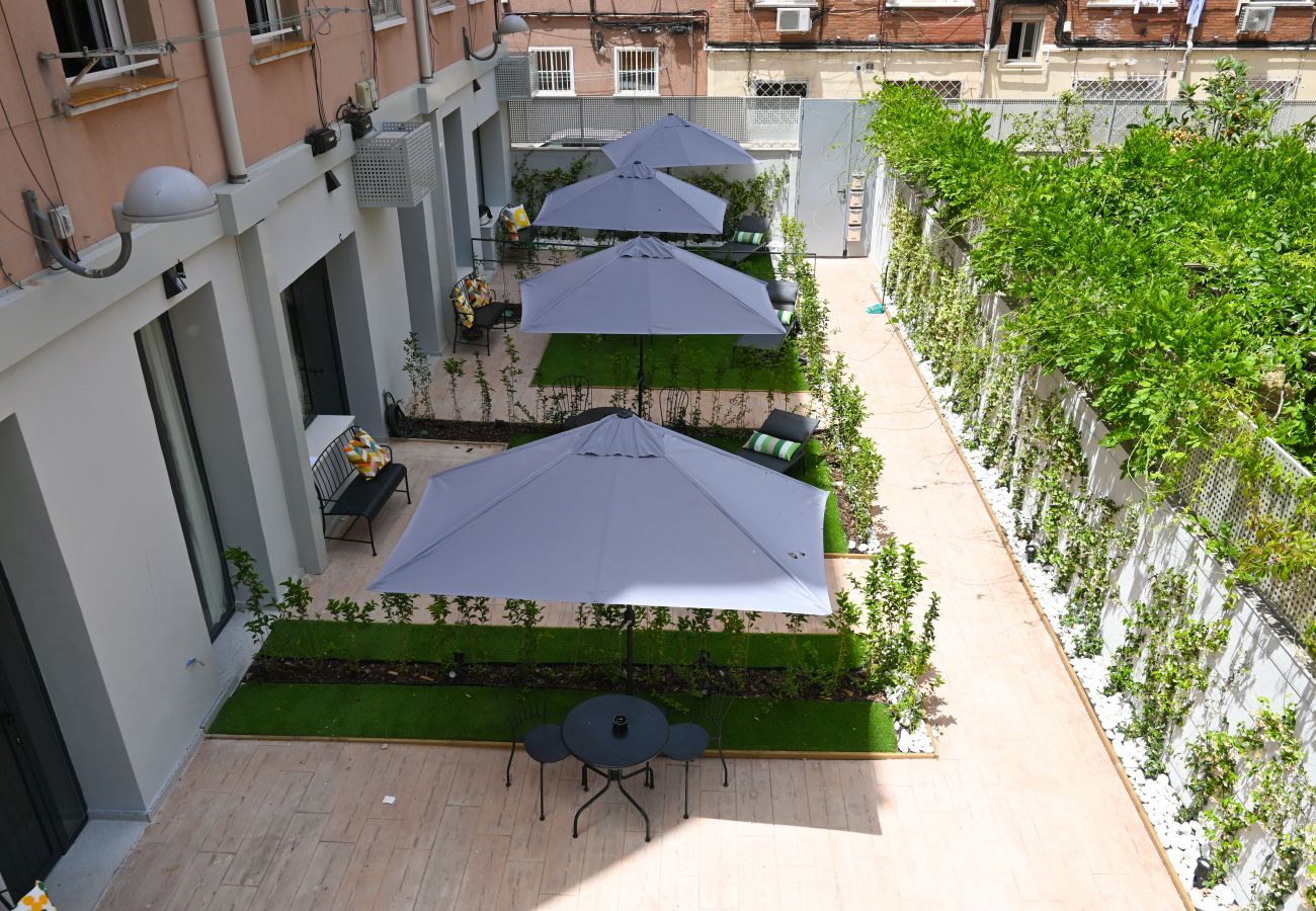 Apartamento en Madrid - Bonito apartamento de un dormitorio con patio GAN5C