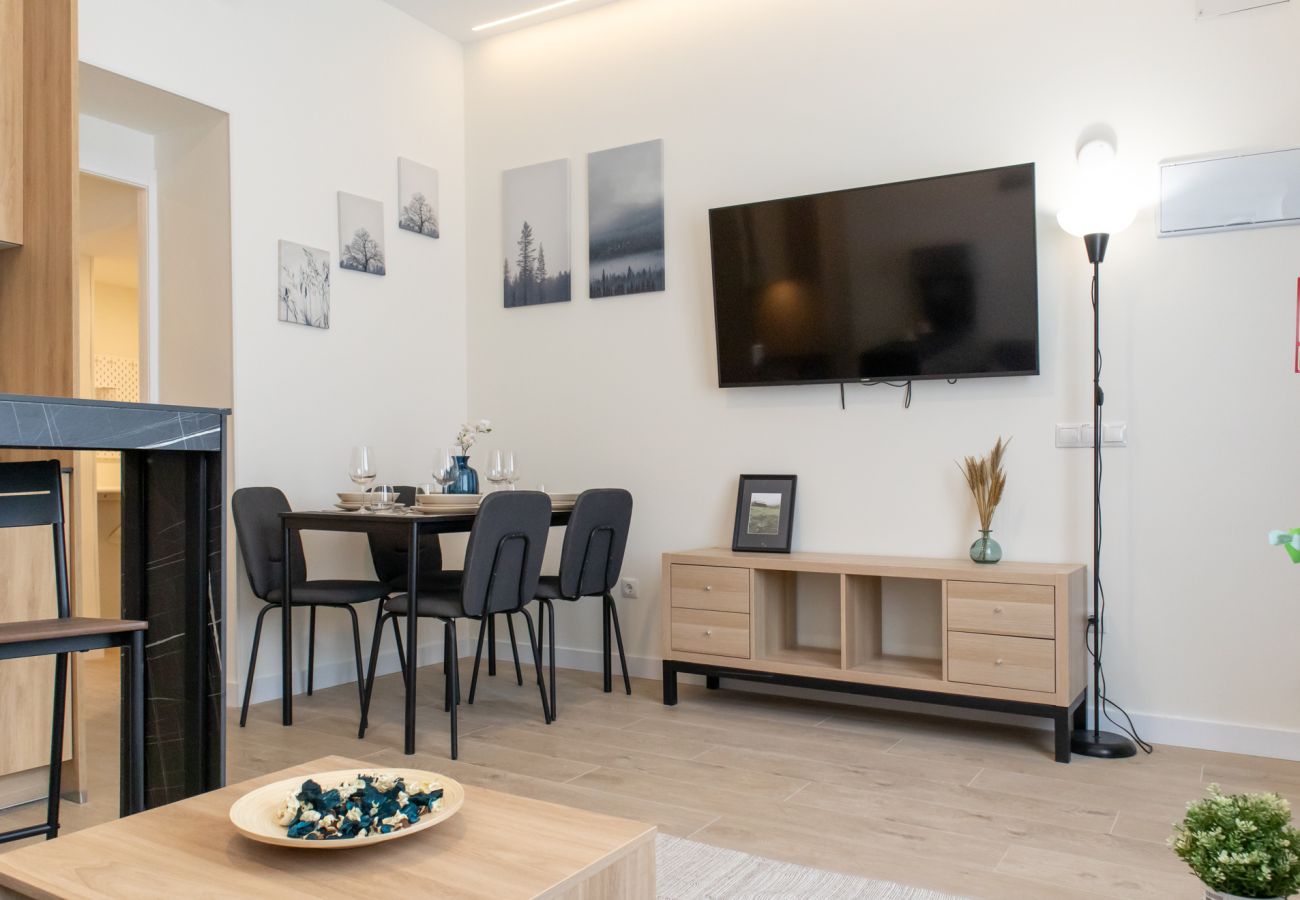 Apartamento en Madrid - Bonito apartamento de un dormitorio con patio GAN5C