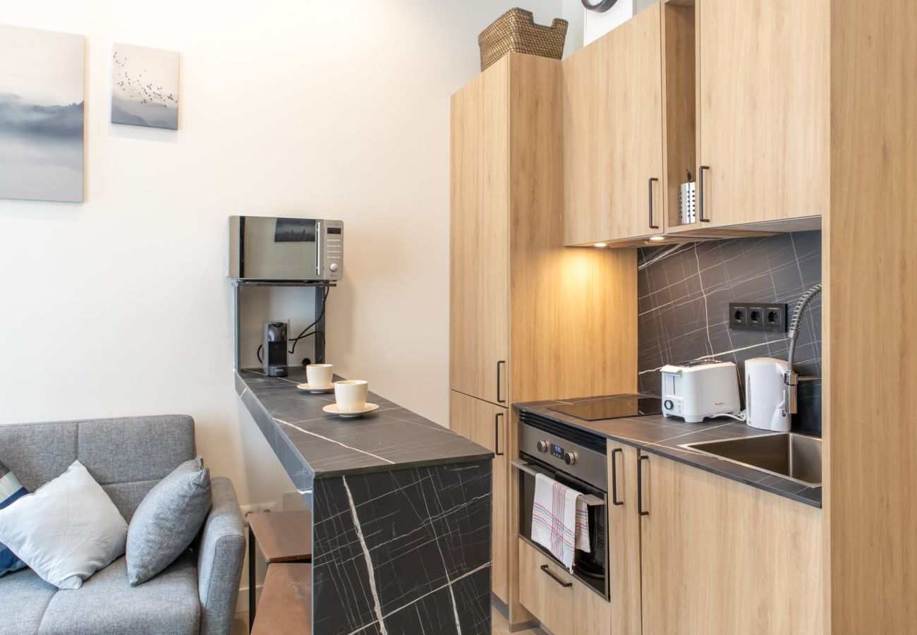 Apartamento en Madrid - Bonito apartamento de un dormitorio con patio GAN5C