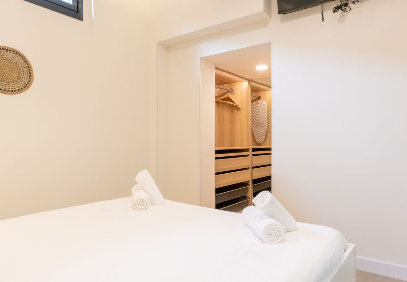 Apartamento en Madrid - Bonito apartamento de un dormitorio con patio GAN5C