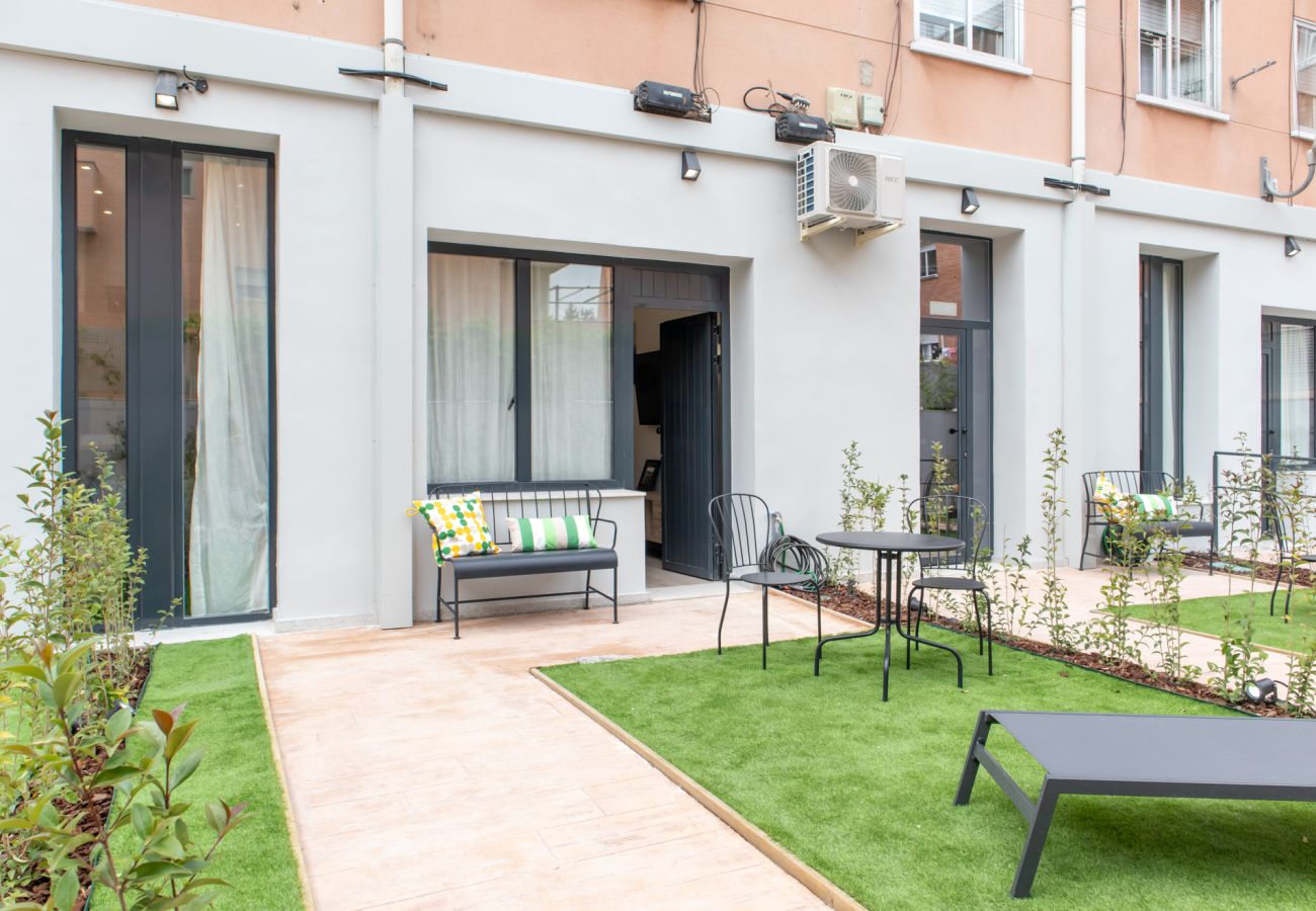 Apartamento en Madrid - Bonito apartamento de un dormitorio con patio GAN5C